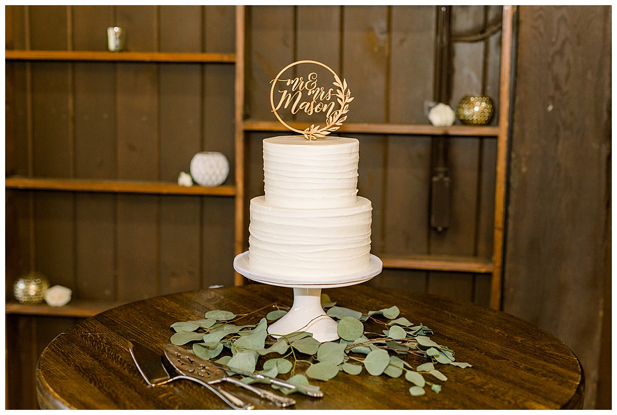 wedding cake at hope glen farm