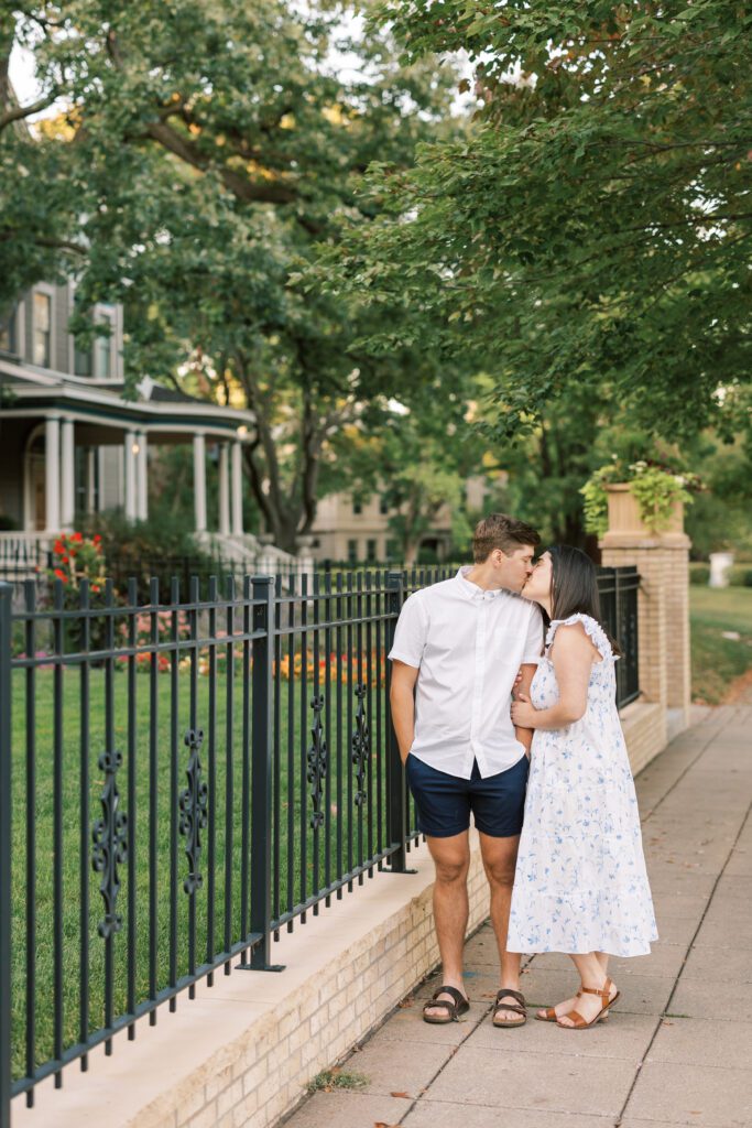 What to wear engagement photos summer